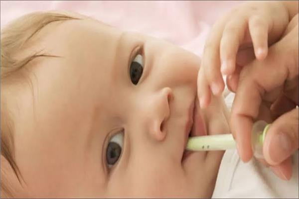 احذر المفاهيم الخاطئة.. معلومات مهمة عن "فيتامين د" والأطفال
