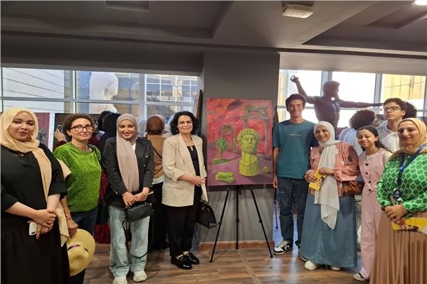 معرض يجسد إبداع الشباب داخل المتحف اليوناني الروماني بالإسكندرية