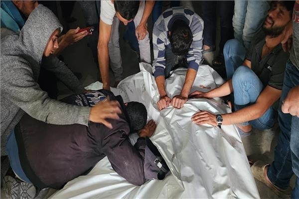 10 شهداء في قصف الاحتلال لمنزل بالسوارحة وسط قطاع غزة