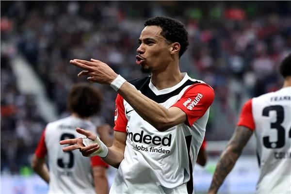 ليفربول يدخل سباق التعاقد مع نجم آينتراخت فرانكفورت