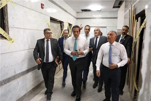 وزير الصحة يتفقد مشروعات تطوير مستشفيي الأورام والتل الكبير بالإسماعيلية