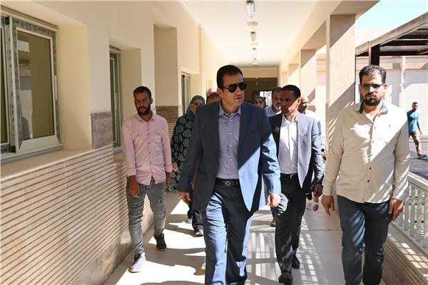 مسئولو جهاز العاشر من رمضان يتفقدون تنفيذ مدرسة النيل الدولية وامتداد الموقف الإقليمي