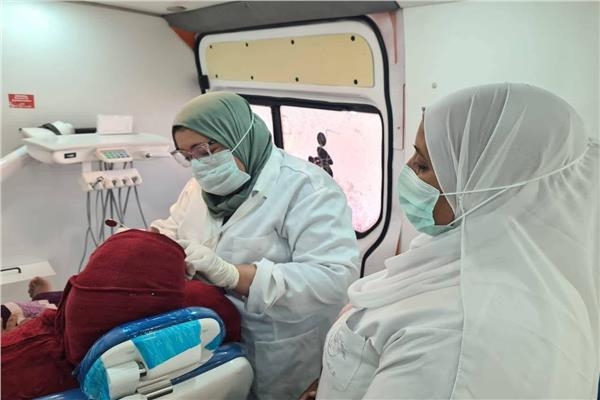 الكشف على 889 مواطنًا خلال قافلة طبية مجانية بقرية الأمل بالبحيرة
