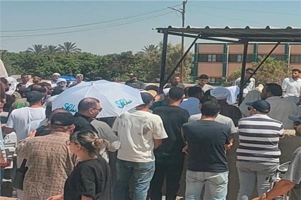 الآلاف من أبناء الإسماعيلية في وداع بونجا حارس وادي دجلة