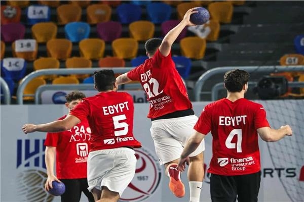 منتخب مصر يتدرب على صالة ستاد القاهرة استعدادًا لبطولة العالم لكرة اليد تحت 19 عامًا