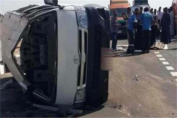 إصابة 11 شخصا في انقلاب ميكروباص بالشرقية