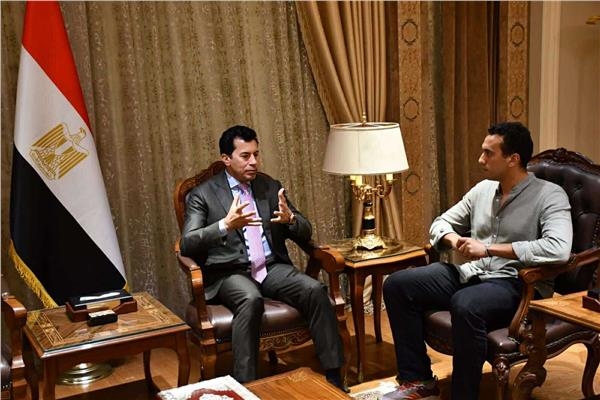 تفاصيل اجتماع وزير الرياضة مع البطل الأولمبي أحمد الجندي