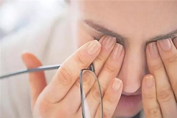 للحماية من متلازمة رؤية الكمبيوتر.. الاحتياطات اللازمة للحفاظ على عيونك
