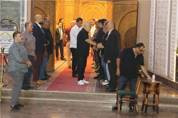 أشرف زكي ورامز جلال وأحمد عيد أبرز حضور عزاء سيد صادق