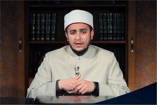 حكم مرور الطريق من أماكن غير مخصصة للمشاة؟