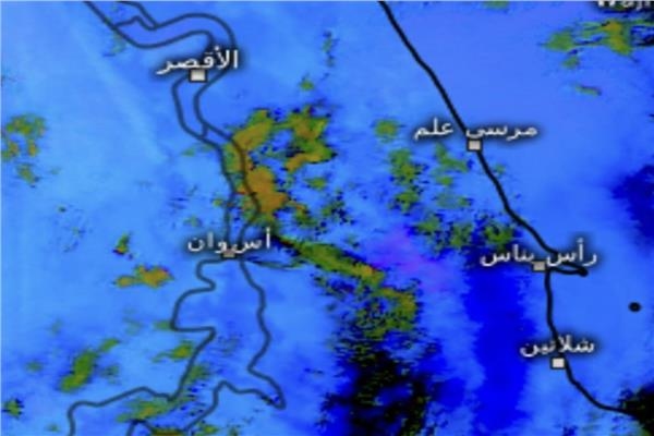 بعد ظهور سحب رعدية.. محافظ أسوان يكلف برفع درجة الاستعداد بالمراكز والمدن