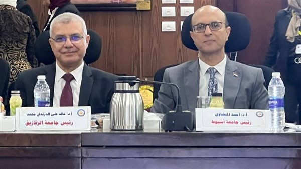 رئيس جامعة أسيوط يشارك اجتماع المجلس الأعلى بدمياط