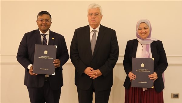 وزير التعليم العالي يكرم 20 جامعة مصرية مدرجة في النسخة العامة لتصنيف QS لعام 2025
