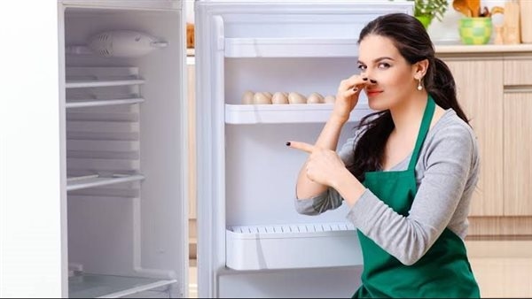 رائحة الثلاجة مزعجة؟ إليك الحل بمكونات منزلية آمنة