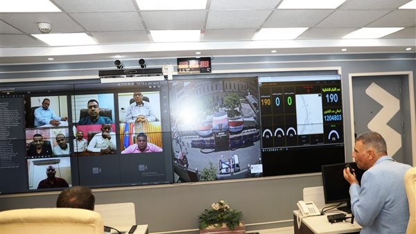 محافظ أسوان يطمئن على رفع درجة الاستعداد بلجان انتخابات مجلس الشيوخ