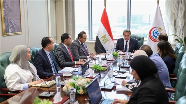 وزير الصحة يتابع خدمات التأمين الصحى الشامل ويوجه بالاستجابة لاحتياجات المواطنين