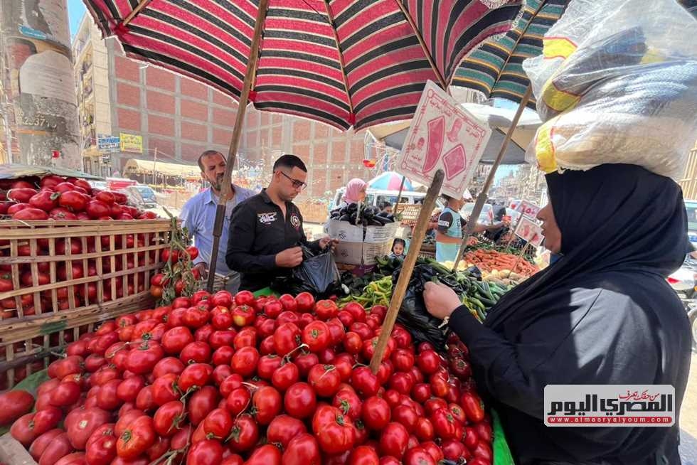 سعر البطاطس والبصل والخضار بالأسواق اليوم الأربعاء 25 يونيو 2025