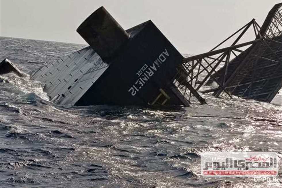 استئناف أعمال وجهود البحث عن مفقودي حادث غرق حفار بترول جبل الزيت