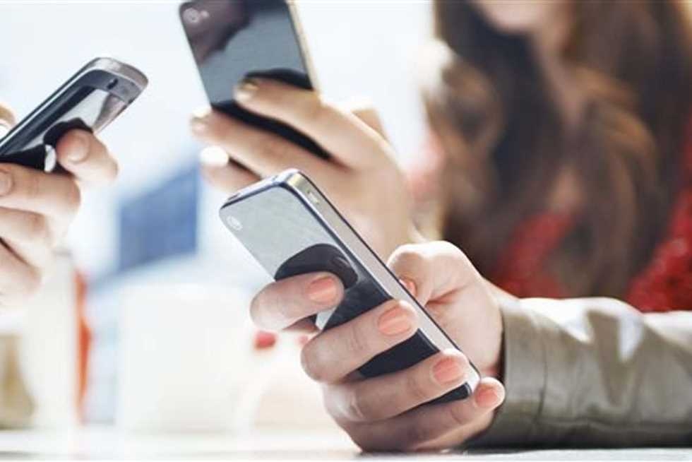 لا يحتاج لإنترنت ويعمل بال«بلوتوث».. مؤسس «تويتر» ينافس «واتساب» بتطبيق جديد