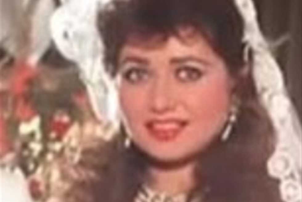 ليلى علوي تستعيد ذكريات «الزمن الجميل» بصور نادرة مع عادل إمام وأشرف عبدالباقي