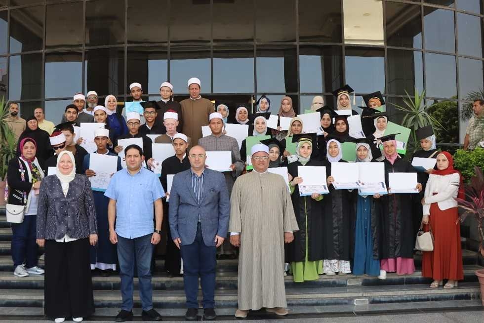 تكريم أوائل الشهادات العامة والأزهرية والفنية في بني سويف تقديرا لتفوقهم