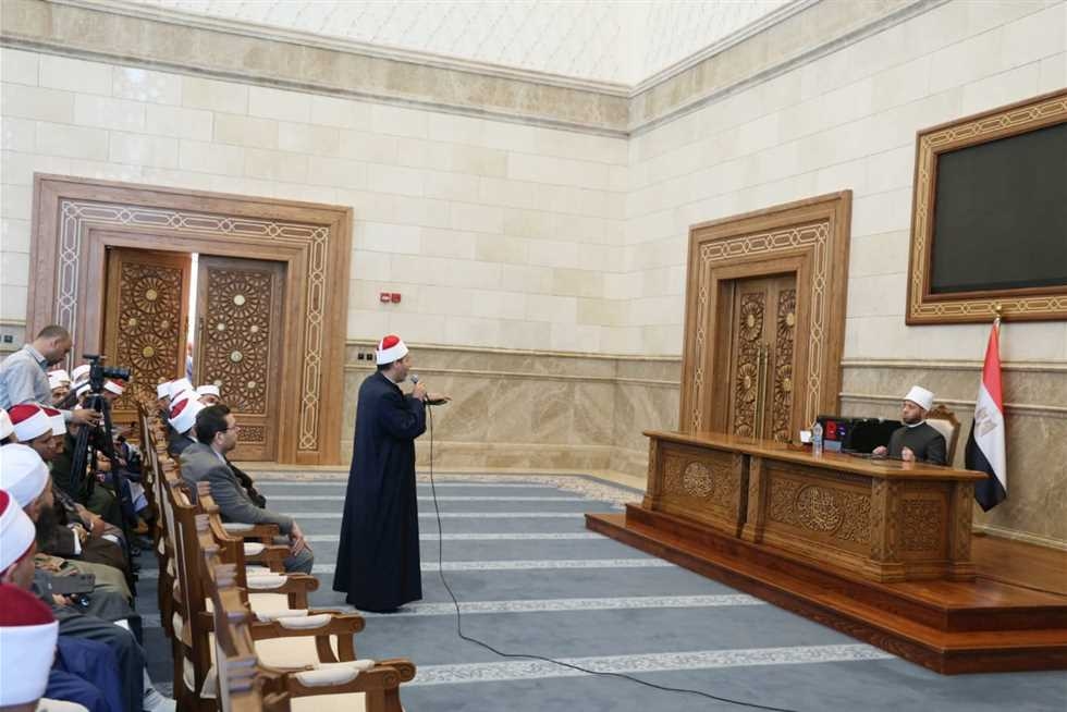 من مسجد مصر الكبير.. وزير الأوقاف يلقي محاضرة حول «دور الدولة في خدمة القرآن الكريم» (صور)