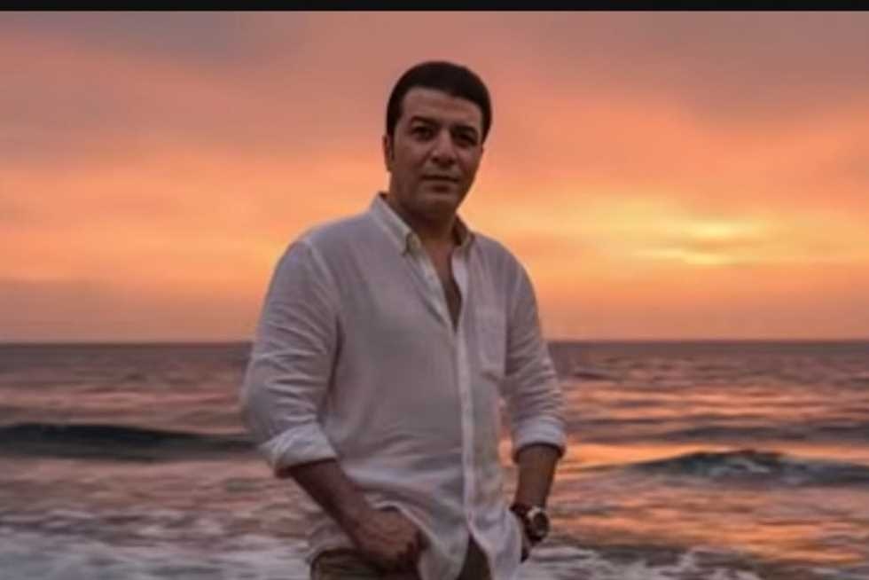 «مبقولكيش ابعتيلي فلوس سلف».. مصطفى كامل يكشف سبب عدم تواصله مع أنغام