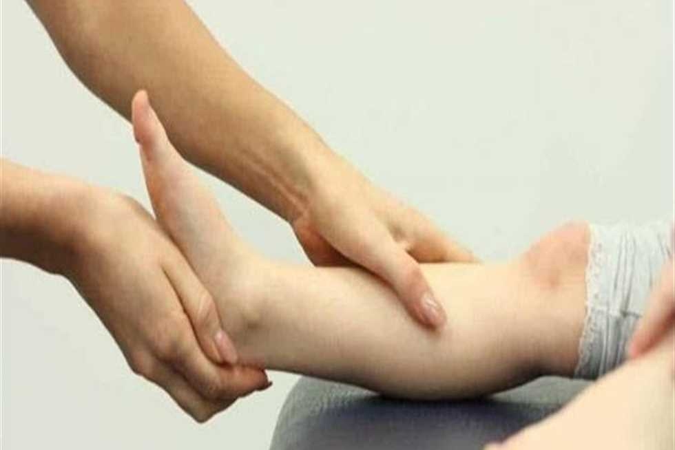 بعد جمع 106 ملايين جنيه لحالة الطفل علي.. ما مرض الضمور العضلي الشوكي؟ (أعراضه وأنواعه)