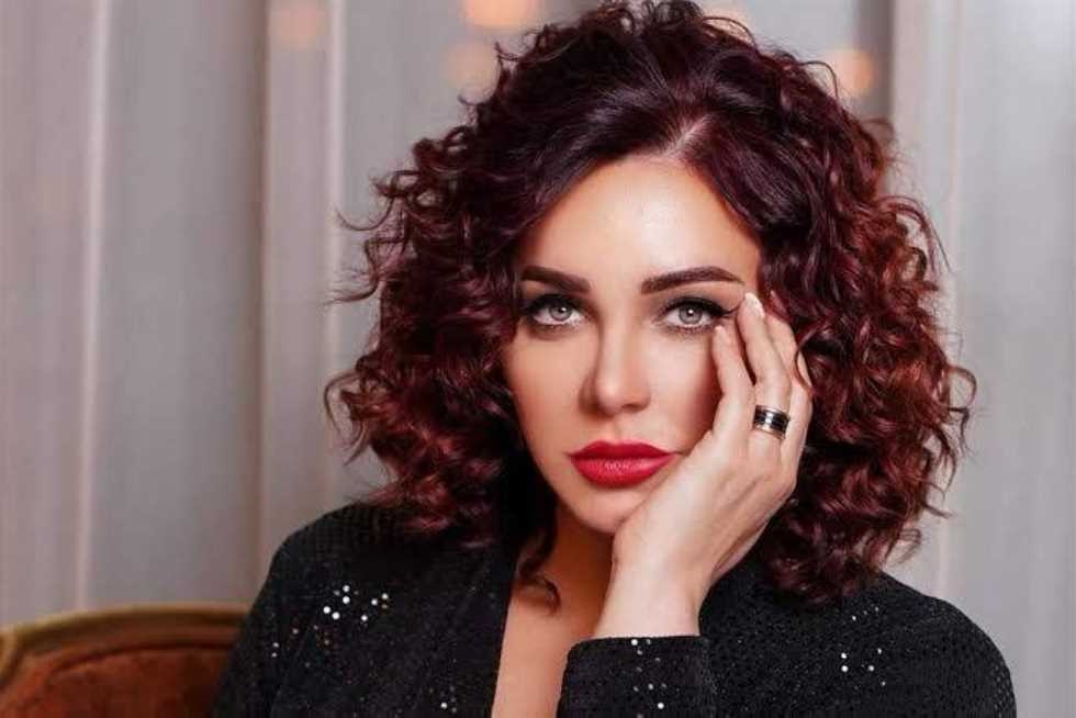 سلاف فواخرجي: بيان نقابة المهن التمثيلية يحترم وأشرف زكي خير سفير لبلده