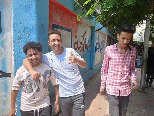 طلاب الثانوية العامة ب6 أكتوبر: امتحان اللغة الفرنسية والألمانية أسهل من السنوات السابقة