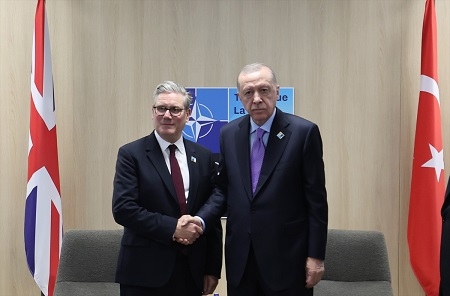 أردوغان يلتقي رئيس الوزراء البريطاني على هامش قمة الناتو