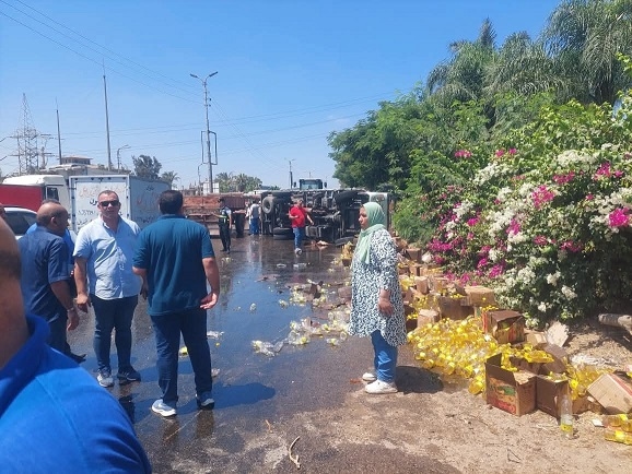 انقلاب سيارتي نقل محملتين بزيت الطعام والبنجر في الدقهلية