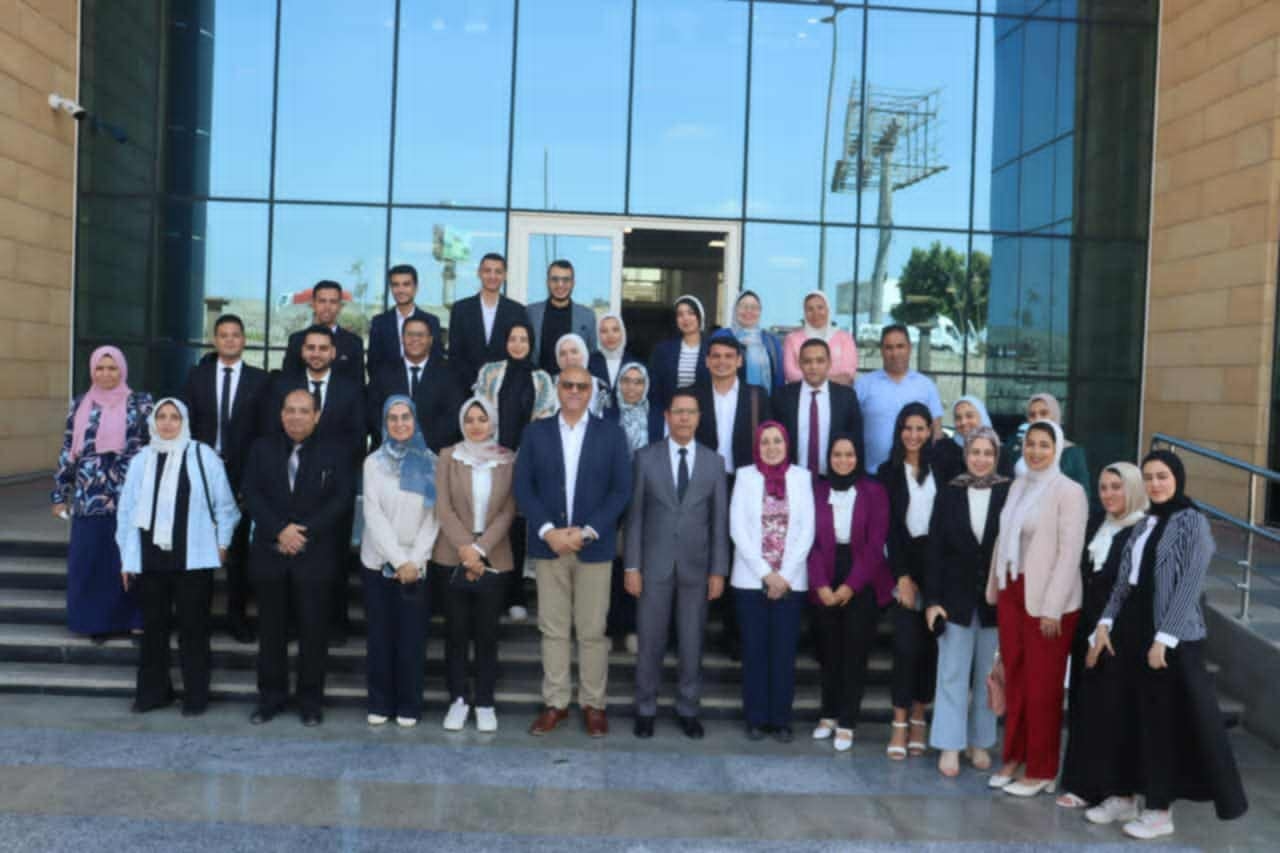 محافظ القليوبية يشارك في مناقشة مشروع الخريطة الرقمية التفاعلية لخريجي كريتيڤا