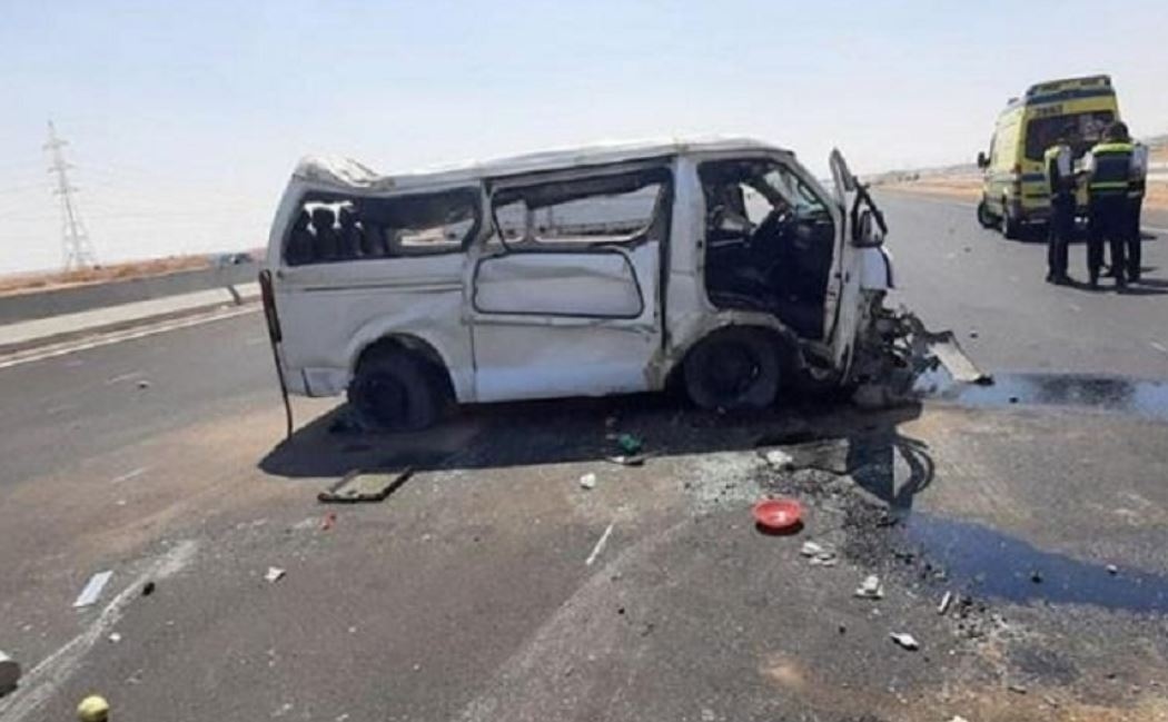 انقلاب ميكروباص وإصابة 10 أشخاص على الطريق السياحي بالجيزة