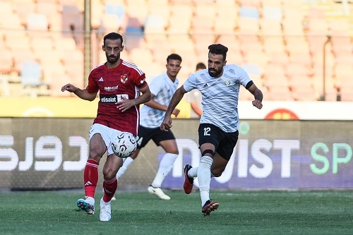 قناة الأهلي: بيراميدز يريد التعاقد مع أحمد عبد القادر