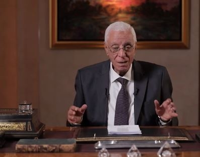 حسام موافي ينصح الشباب: مقاطعة الصديق الذي علمك التدخين حلال
