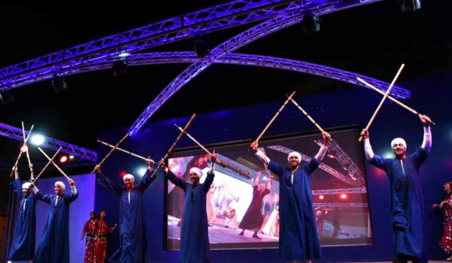 مهرجان صيف بلدنا بمطروح يواصل لياليه بعرض لفرقة سوهاج للفنون الشعبية