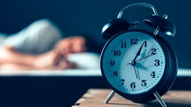 علم أم عادة.. هل هناك وقت مثالي للنوم؟‬