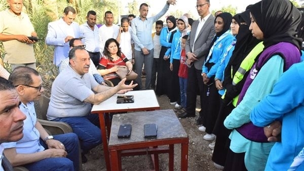 محافظ أسيوط يتفقد تطوير طريق "نجع سبع – منقباد" ويناقش إنشاء كوبري بديل (صور)