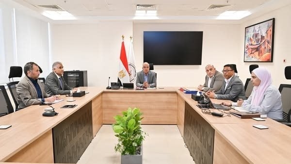 وزير الري يتابع إجراءات رقمنة أعمال قطاع المياه الجوفية وتسهيل إصدار التراخيص