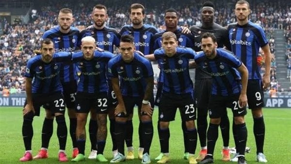 نجم إنتر ميلان يعلن عودته لإيطاليا قبل مباراة فلومينينسي