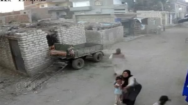 انفجار مفاجئ في خط كهرباء يهز قرية بالشرقية، والأهالي يروون لحظات الرعب (صور)