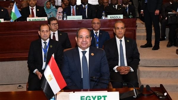 رسائل السيسي في اجتماع القمة التنسيقي للاتحاد الأفريقي: أفريقيا التي نريدها ليست حلمًا وإنما واقع قريب المنال رغم التحديات والأزمات.. ونتطلع إلى حشد التمويل وتحفيز الاستثمار في القارة السمراء