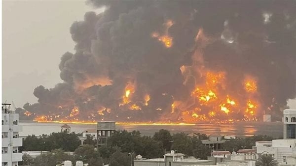 إعلام يمني: سلسلة غارات للعدو الإسرائيلي على ميناء الحديدة