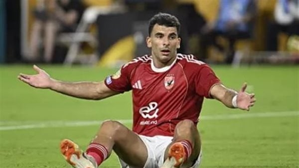 زيزو والشناوي علي رأس بدلاء الأهلي أمام الملعب التونسي