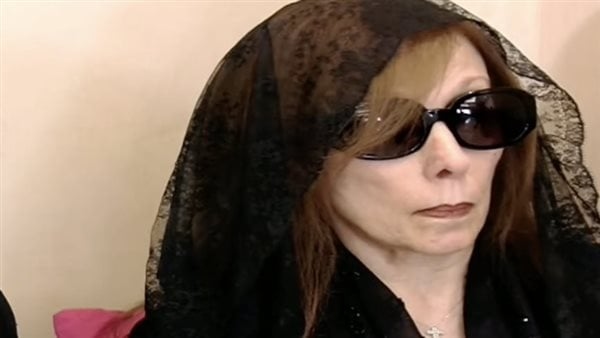 أبرزهم إليسا، نجوم الفن يتوافدون على مراسم ثاني أيام عزاء زياد الرحباني