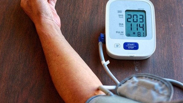 الصحة توجه نصائح مهمة للوقاية من ارتفاع ضغط الدم