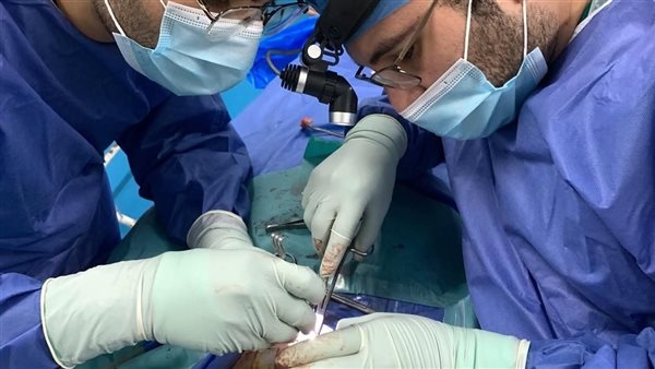 مستشفى دمياط العام يجري جراحة معقدة لمريض أصيب بمنشار كهربائي