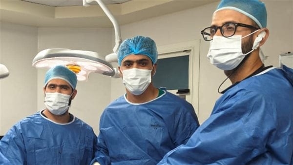 لأول مرة بمجمع الإسماعيلية الطبي، إجراء عملية "ويبل" بالمنظار الجراحي لمسنة مريضة بالسرطان