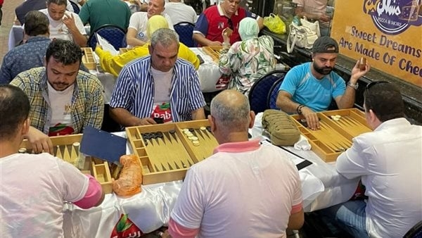 في نسخته الأولى، إطلاق دوري القهاوي للطاولة والدومينو بالإسكندرية (صور)